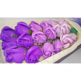Букет от вечни рози в красива кутия  подарък за баловете,именни дни, рожденни дни ЛИЛАВ