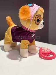 Интерактивна играчка - ходещо и пеещо кученце с повод  - PAW PATROL / ПЕС ПАТРУЛ  - СКАЙ