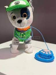 Интерактивна играчка - ходещо и пеещо кученце с повод  - PAW PATROL / ПЕС ПАТРУЛ  - РОКИ