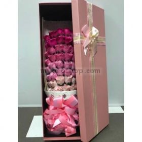 Големи Вечни рози в стилна кутия. Подарък за 8 Март